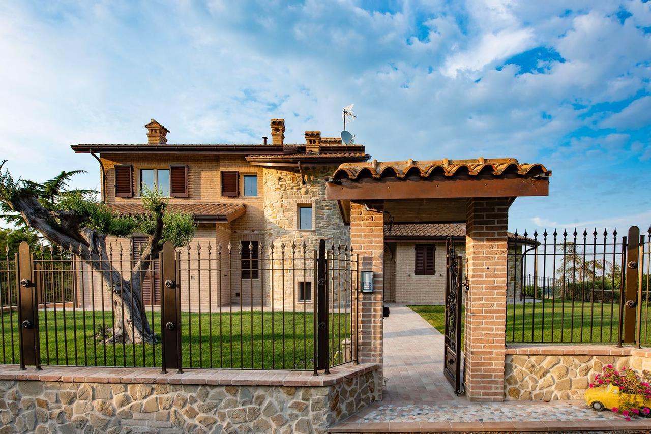 B&B Madonna Carradori Country Offagna Exteriör bild